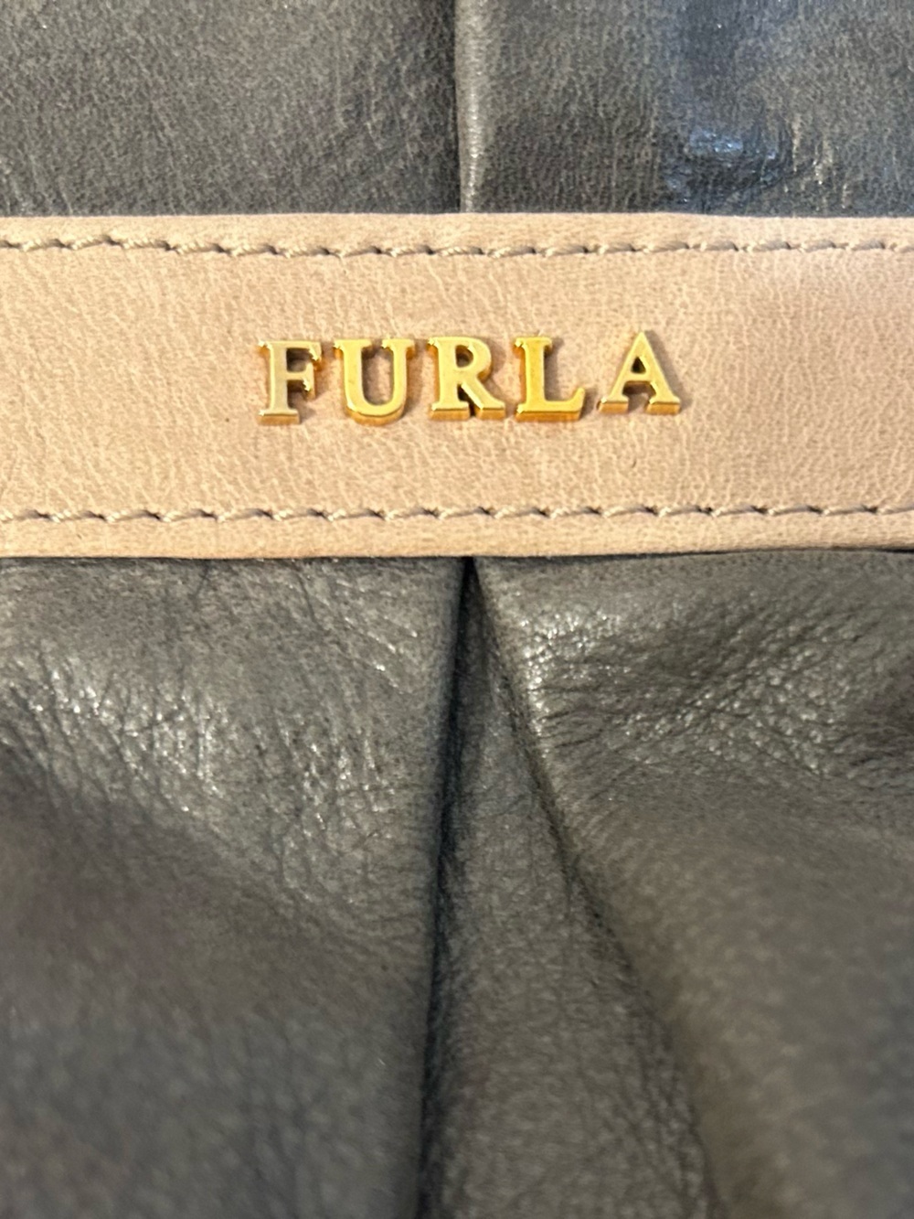 Vintage FURLA Gathered Leather Clutch Wristlet Bag Charcoal Grey & Tan Accent - Picture 2 of 6